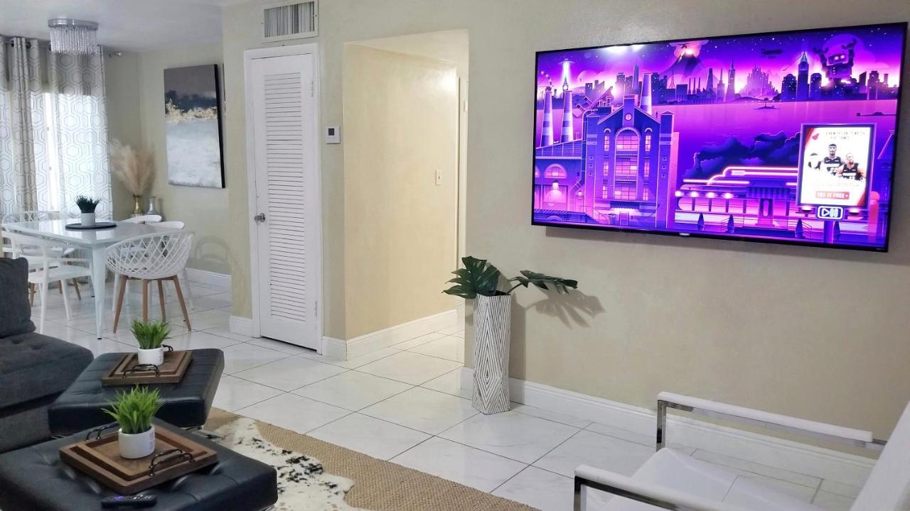 Glam 2 Bedroom Apartment Close To Nsu In Cooper City エクステリア 写真