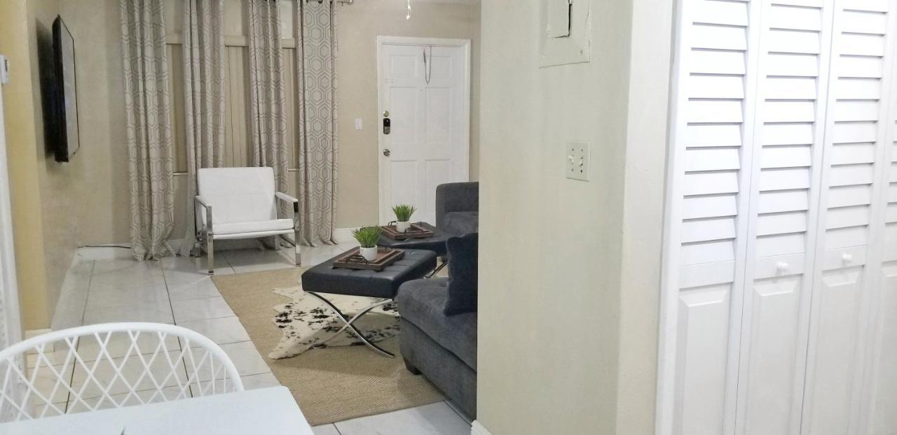 Glam 2 Bedroom Apartment Close To Nsu In Cooper City エクステリア 写真